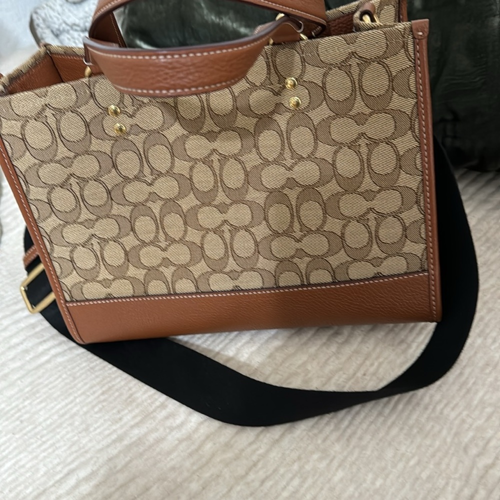Coach tote used non smoking house - Picture 2 of 3